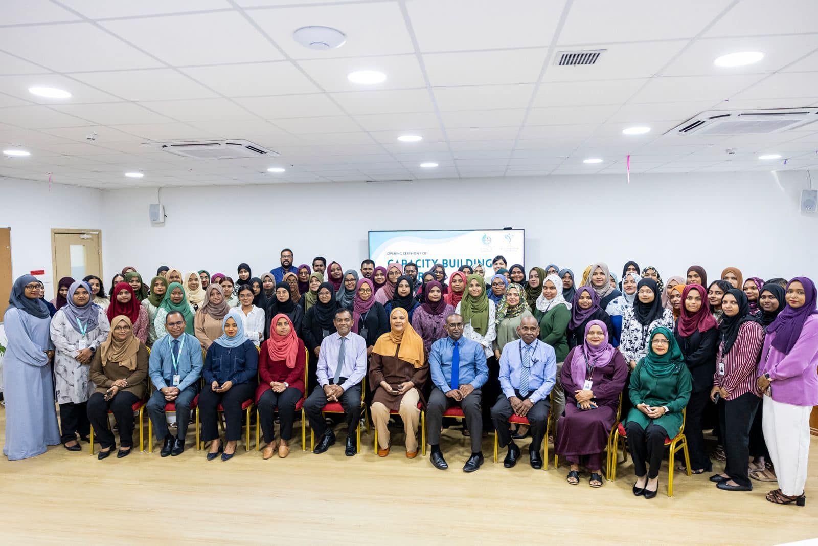 ސިވިލް ސަރވިސް ޓްރެއިނިންގ އިންސްޓިޓިއުޓުން އިސްނަގައިގެން 'ކެޕޭ ސިޓީ ބިލްޑިންގ' ޕްރޮގްރާމެއް މި ވުޒާރާގައި ކުރިއަށް ގެންގޮސްފިގައި ކުރިއަ